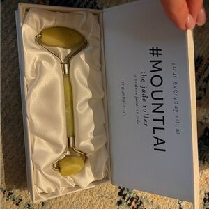 Mount Lai Jade Roller